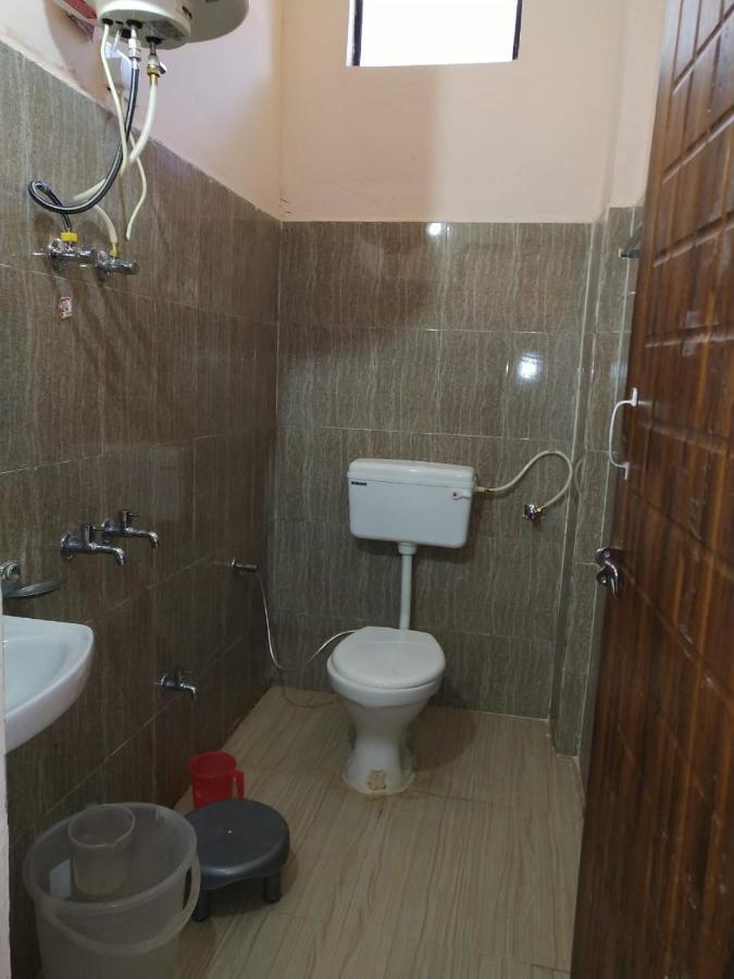 Hotel Charanpaduka Badrinath Buitenkant foto